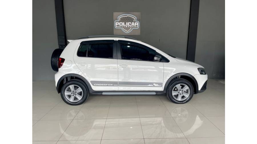 VOLKSWAGEN - CROSSFOX - 2012/2012 - Branca - R$ 43.900,00