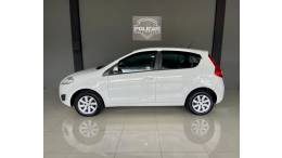 FIAT - PALIO - 2014/2015 - Branca - R$ 35.900,00