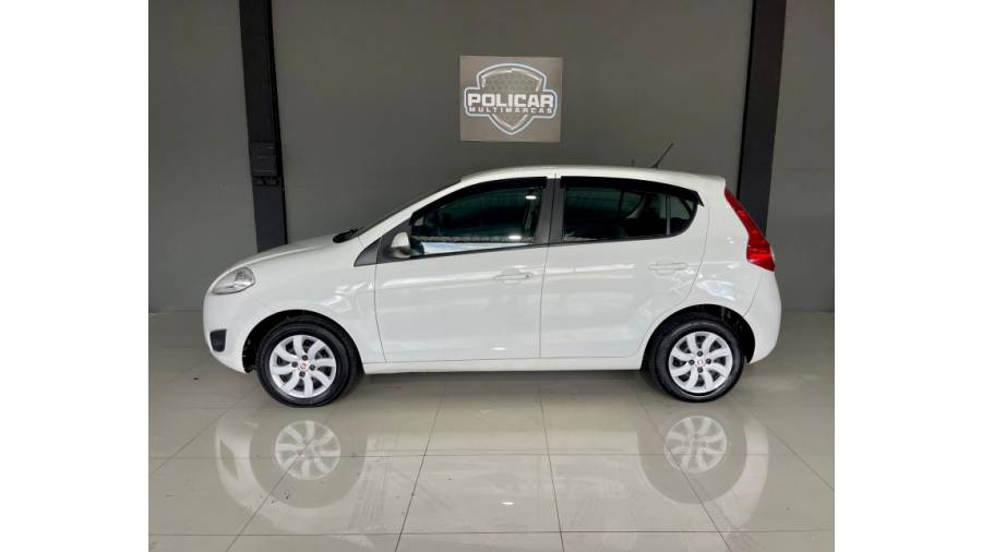 FIAT - PALIO - 2014/2015 - Branca - R$ 35.900,00