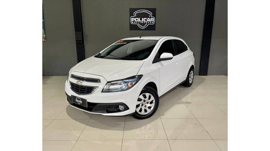 CHEVROLET - ONIX - 2014/2015 - Branca - R$ 46.900,00