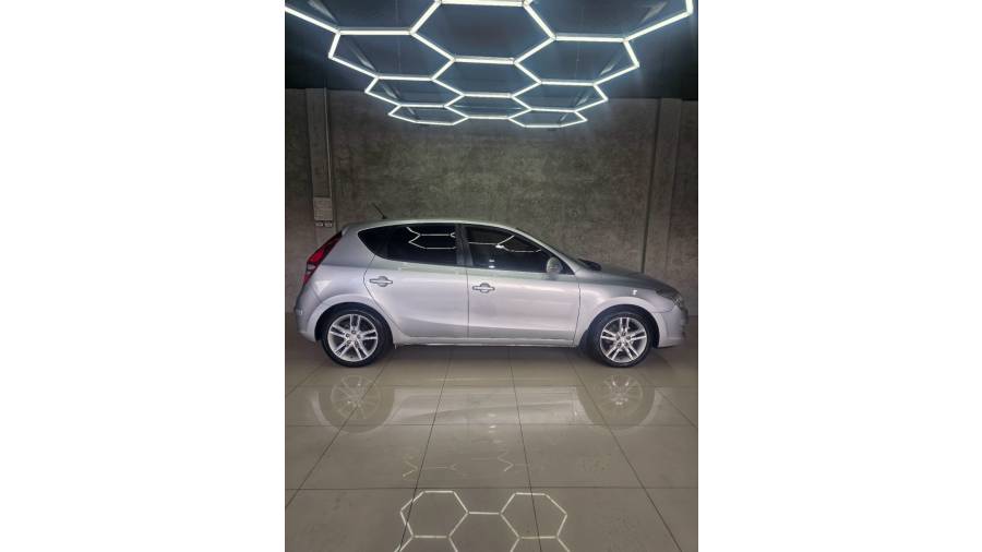 HYUNDAI - I30 - 2010/2010 - Prata - R$ 42.900,00