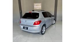 PEUGEOT - 307 - 2010/2011 - Prata - R$ 30.900,00