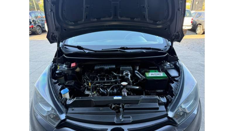 HYUNDAI - HB20 - 2015/2015 - Cinza - R$ 44.900,00