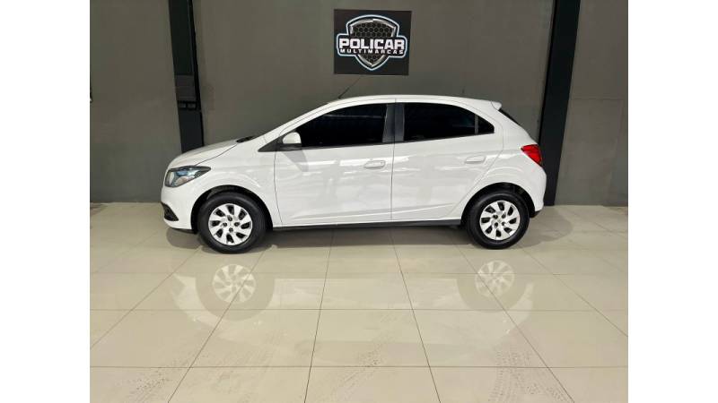 CHEVROLET - ONIX - 2014/2015 - Branca - R$ 46.900,00