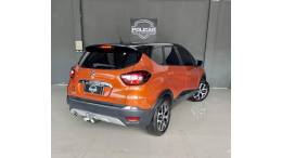 RENAULT - CAPTUR - 2017/2018 - Laranja - R$ 72.900,00