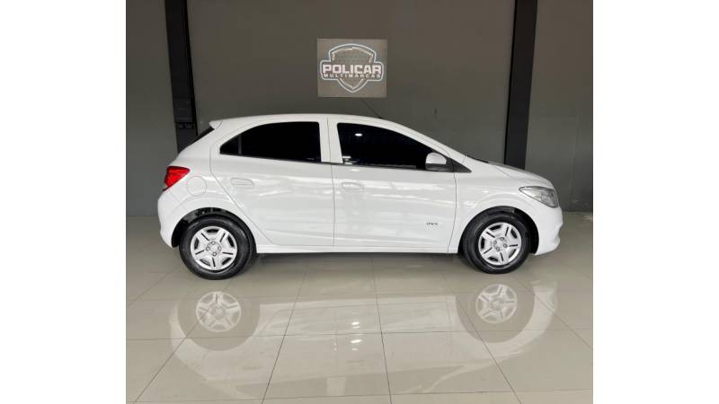 CHEVROLET - ONIX - 2018/2018 - Branca - R$ 48.900,00