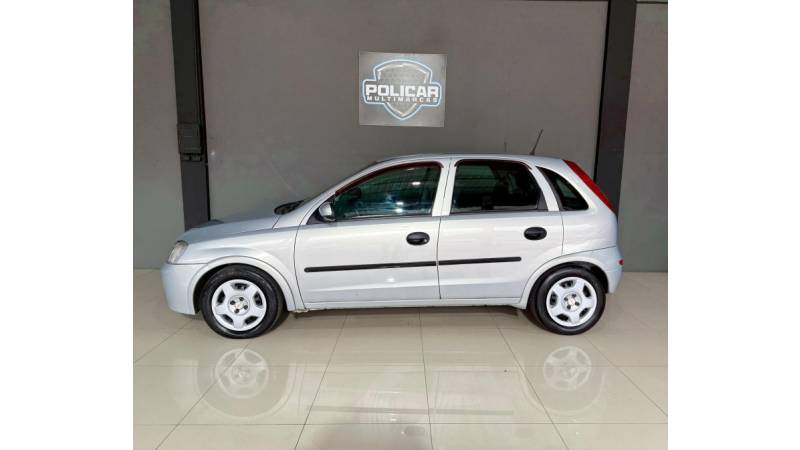 CHEVROLET - CORSA - 2002/2002 - Prata - R$ 19.900,00