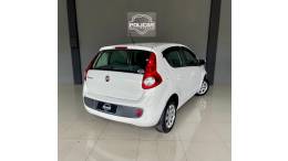 FIAT - PALIO - 2014/2015 - Branca - R$ 35.900,00