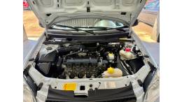 CHEVROLET - CELTA - 2012/2012 - Prata - R$ 21.900,00