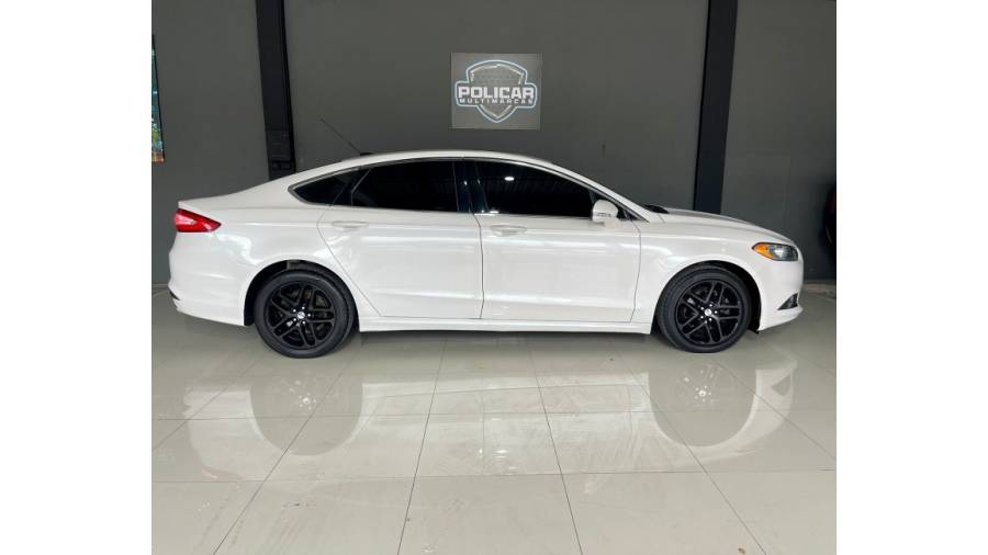 FORD - FUSION - 2014/2015 - Branca - R$ 70.900,00