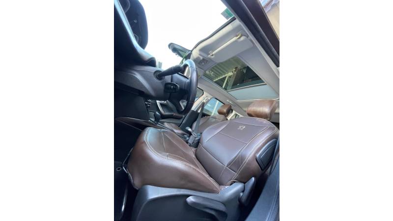 PEUGEOT - 2008 - 2016/2017 - Branca - R$ 58.900,00