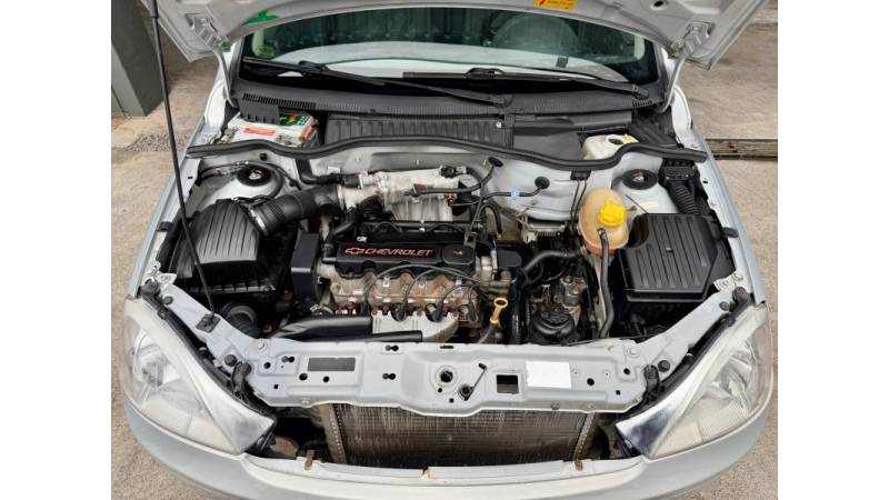 CHEVROLET - CORSA - 2002/2002 - Prata - R$ 19.900,00