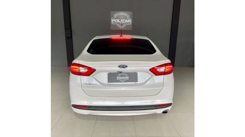 FORD - FUSION - 2014/2015 - Branca - R$ 70.900,00