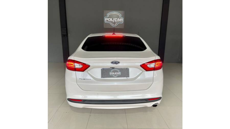 FORD - FUSION - 2014/2015 - Branca - R$ 70.900,00