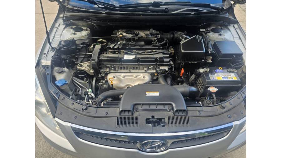HYUNDAI - I30 - 2010/2010 - Prata - R$ 42.900,00