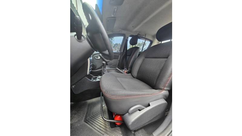 RENAULT - SANDERO - 2010/2010 - Prata - R$ 28.900,00