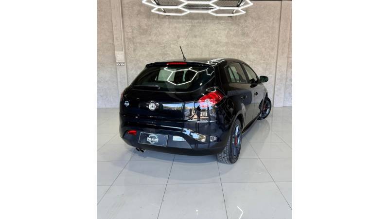 FIAT - BRAVO - 2016/2016 - Preta - R$ 56.900,00