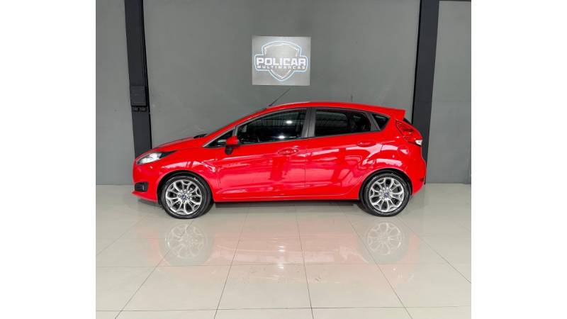 FORD - FIESTA - 2013/2014 - Vermelha - R$ 42.900,00