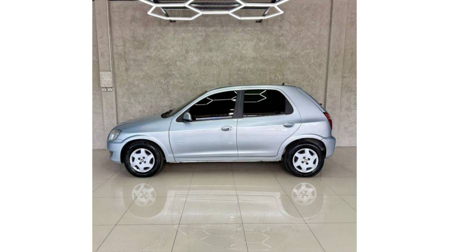 CHEVROLET - CELTA - 2011/2011 - Prata - R$ 27.900,00