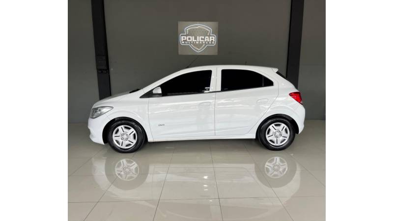 CHEVROLET - ONIX - 2018/2018 - Branca - R$ 48.900,00