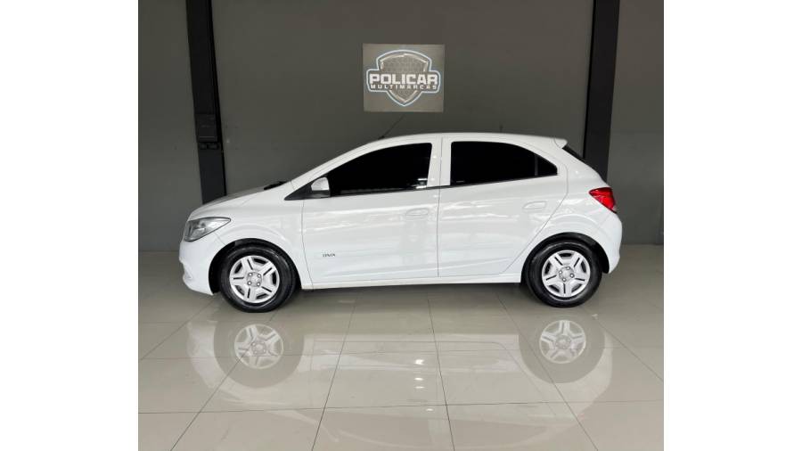 CHEVROLET - ONIX - 2018/2018 - Branca - R$ 48.900,00