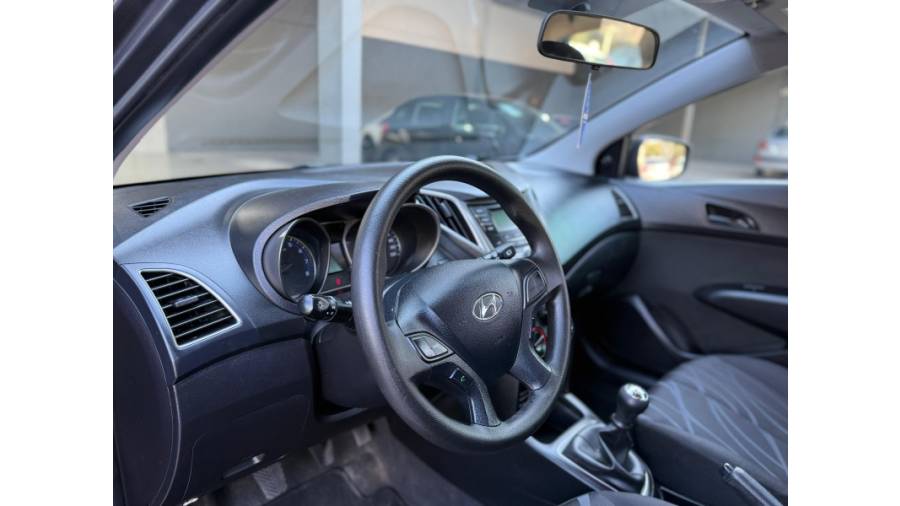 HYUNDAI - HB20 - 2015/2015 - Cinza - R$ 44.900,00