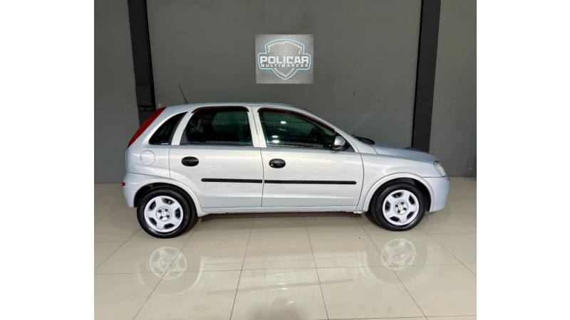CHEVROLET - CORSA - 2002/2002 - Prata - R$ 19.900,00