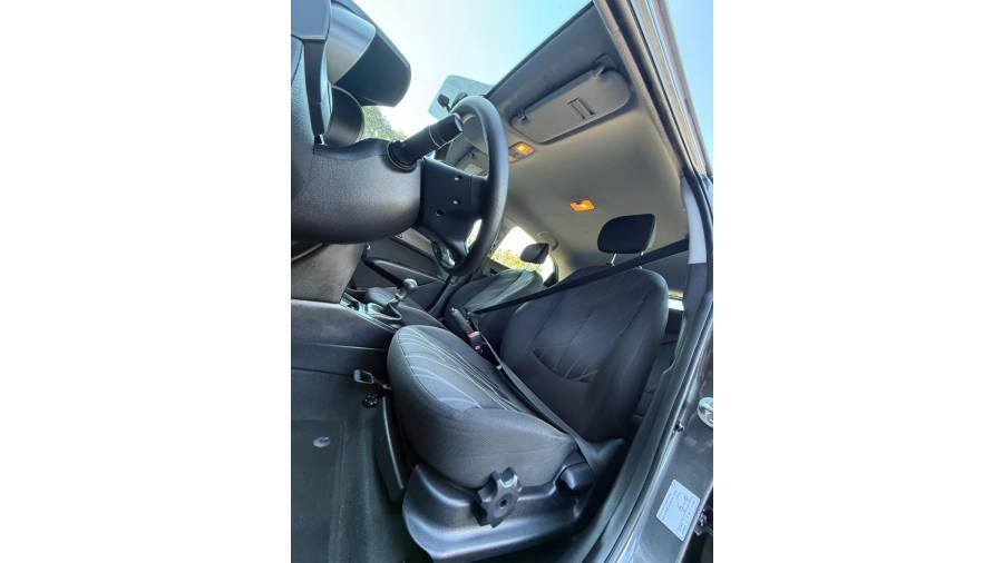 HYUNDAI - HB20 - 2015/2015 - Cinza - R$ 44.900,00