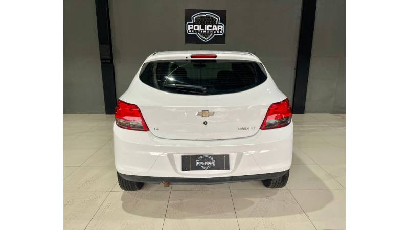 CHEVROLET - ONIX - 2014/2015 - Branca - R$ 46.900,00