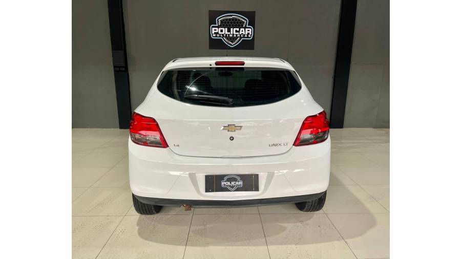 CHEVROLET - ONIX - 2014/2015 - Branca - R$ 46.900,00