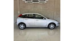 FORD - FOCUS - 2005/2005 - Prata - R$ 24.900,00