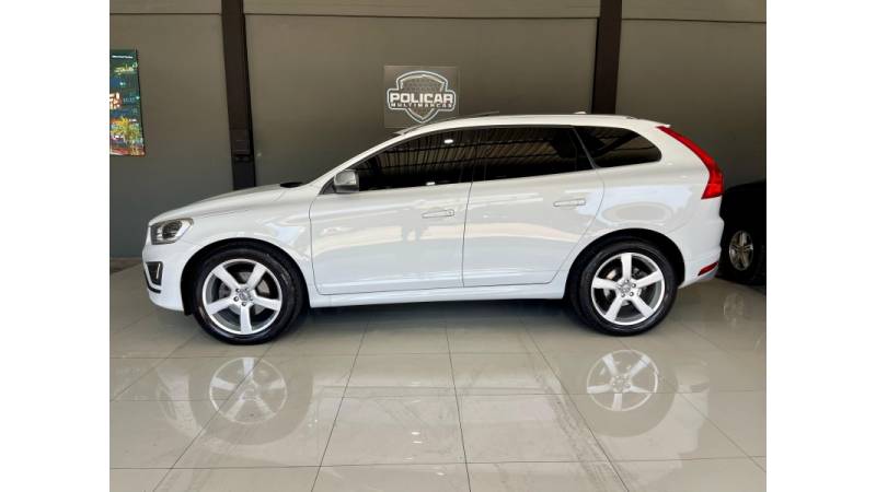 VOLVO - XC60 - 2015/2015 - Branca - R$ 91.900,00