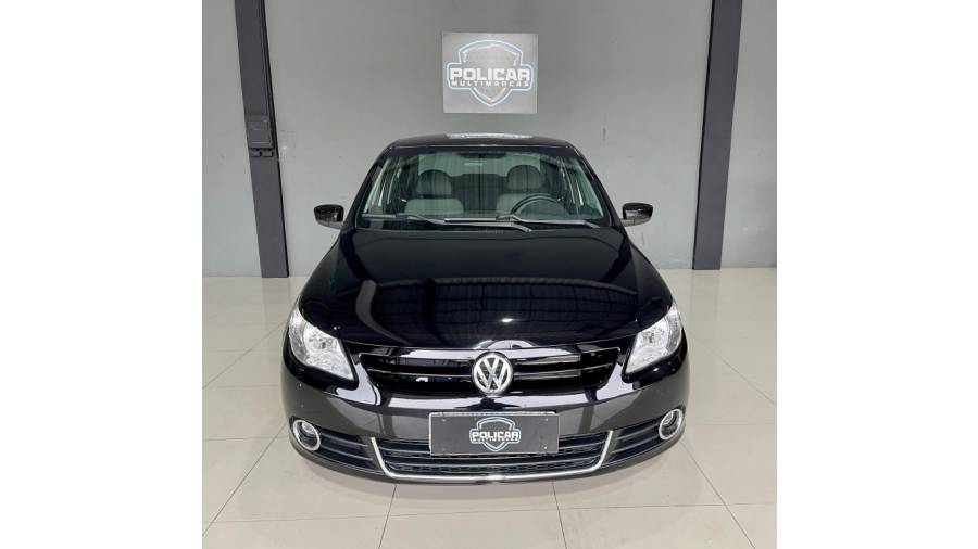 VOLKSWAGEN - VOYAGE - 2010/2011 - Branca - R$ 26.900,00